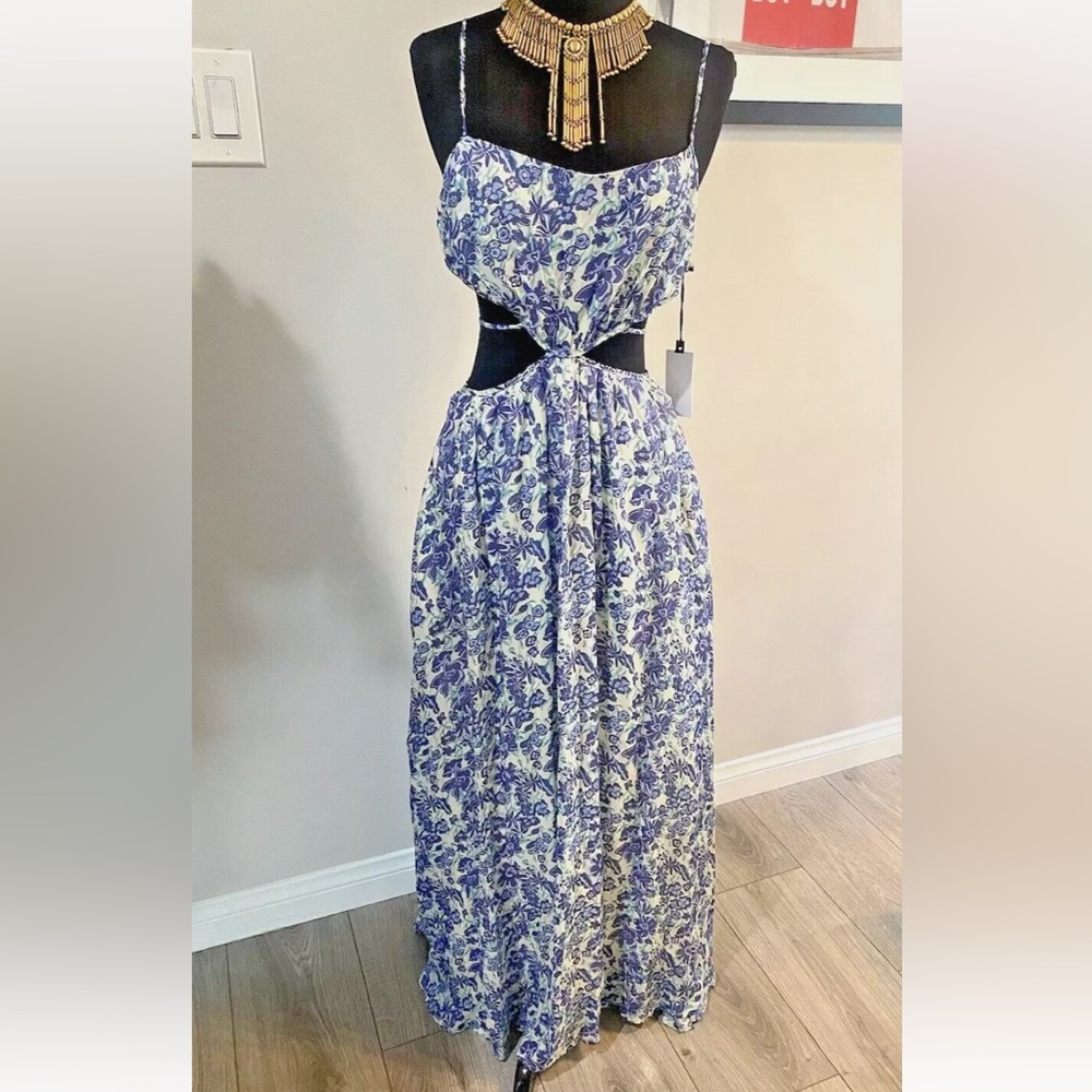 ASTR The Label Sanger Blue & White Floral Printed Cutout Maxi party Dress S NWT